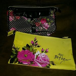 🚫🚫 sold 🚫🚫Betsey Johnson makeup bags